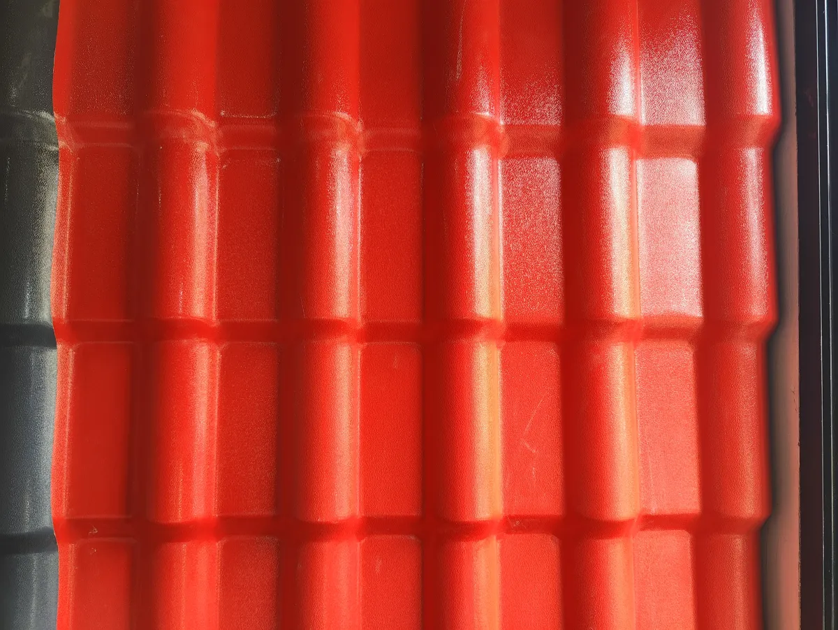 Tuiles PVC : Toiture Nouvelle Génération, la solution innovante pour un confort durable et une protection maximale.